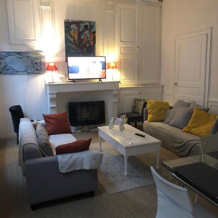 Le Victor Hugo 1G Et Sa Pizza Offerte Apartment Aurillac Bagian luar foto