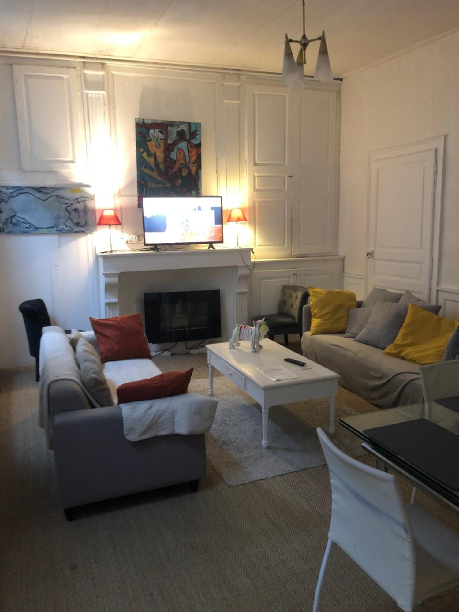 Le Victor Hugo 1G Et Sa Pizza Offerte Apartment Aurillac Bagian luar foto